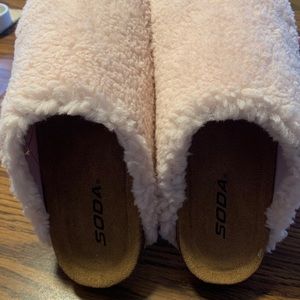 Soda Clogs